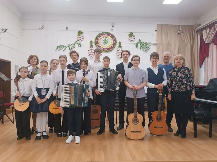 photo_5280910643080925992_y