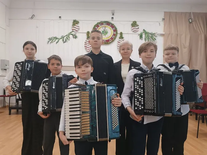 photo_5284977294210438112_y