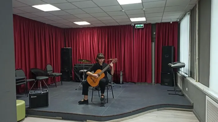 photo_5271711407248446044_y